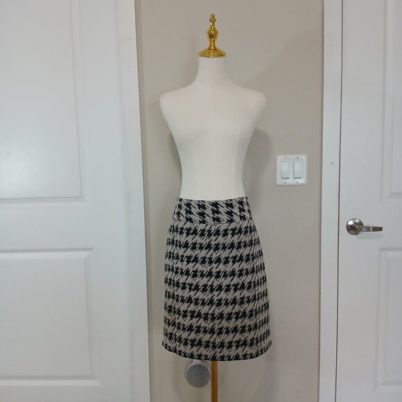 Ann Taylor Skirt Women's Size 10 Black Cream Houndstooth Print Zipper Closure - Picture 4 of 7